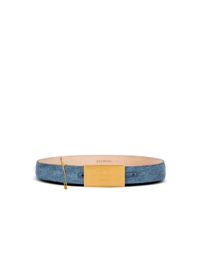 Cintura in denim con spilla da balia